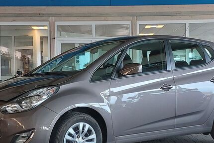 Hyundai ix20 83.954 km 9.590 &euro; Steinbergkirche 24972