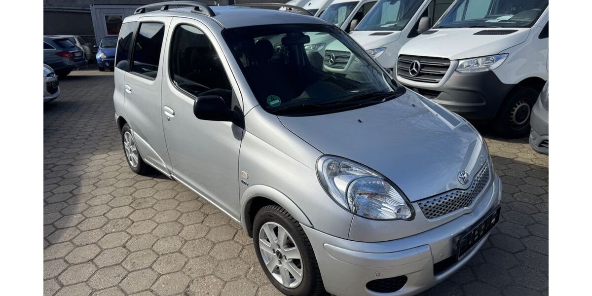 Toyota Yaris 122.700 km 5.900 &euro; Hamburg 20537