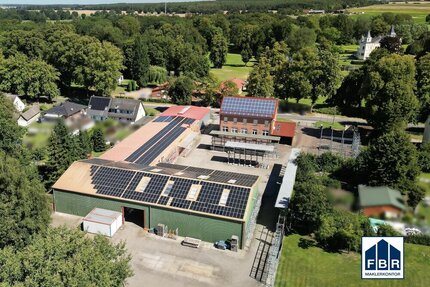 Investieren oder Mieten: Isolierte und beheizbare Gewerbefläche mit Freilager und Parkplätzen