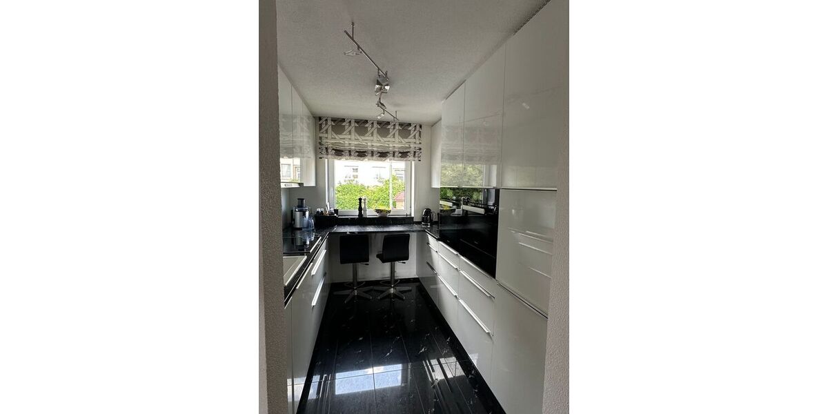 3-Zi-Wohnung mit Traumblick und LageTeilmöbliertGarageAufzug - von privat zu verkaufen! - Appartement Pforzheim Nordstadt | Angebot:26972518