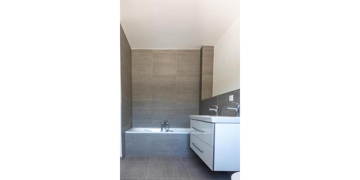 Doppelhaushälfte Simbach am Inn - 7 Zimmer, 150 m&sup2;, 2.050&euro; | Angebot:23404479