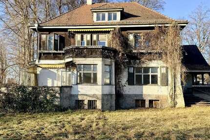 Haus zum Kaufen in Stephanskirchen 898.000 € 364 m² 10 zimmer