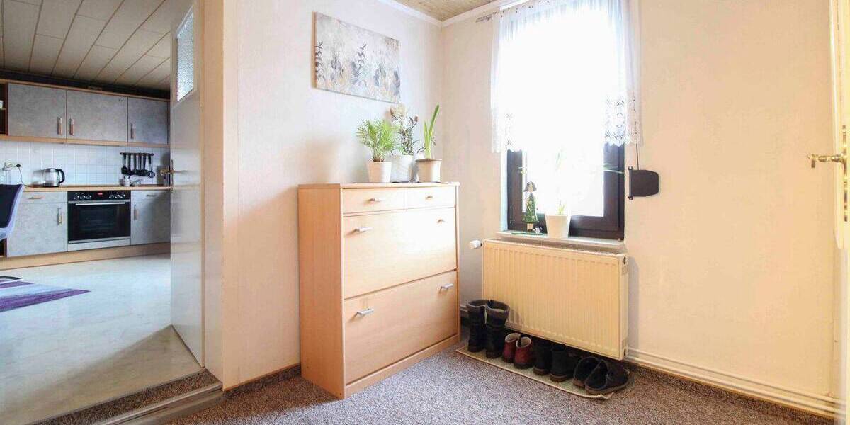Reihenmittelhaus Calbe - 5 Zimmer, 220 m&sup2;, 99.000&euro; | Angebot:26176324