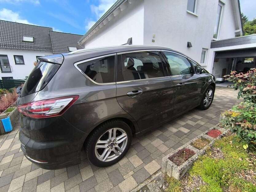S-Max