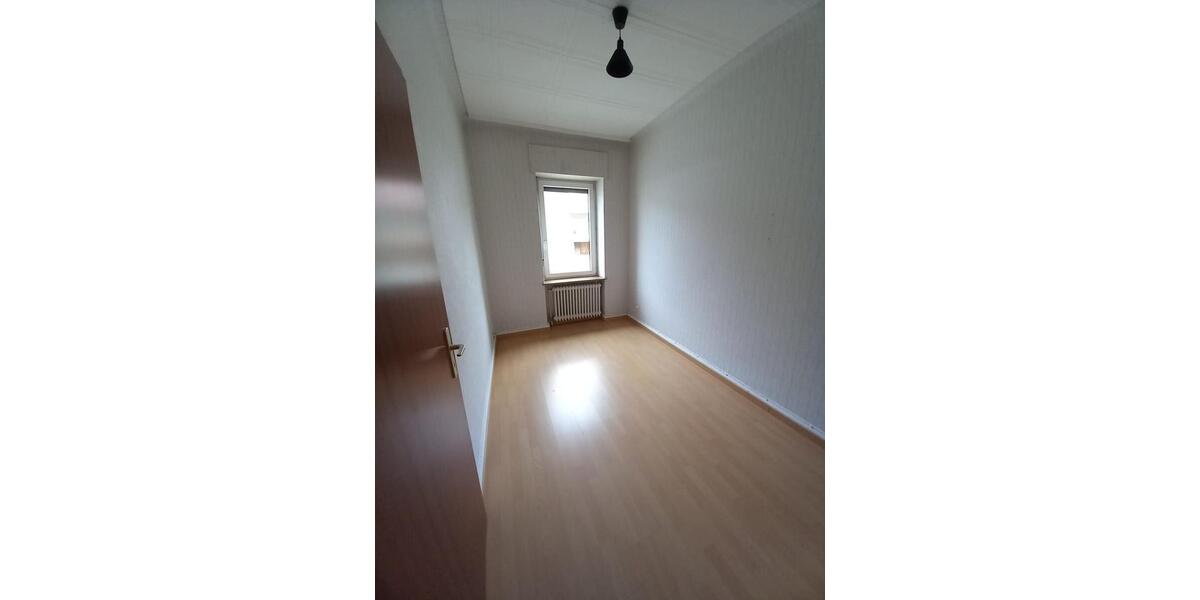 Erdgeschoßwohnung Neunkirchen Heinitz - 3 Zimmer, 80 m&sup2;, 600&euro; | Angebot:26411112