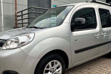 Renault Kangoo 118.298 km 8.890 &euro; Berlin 13353