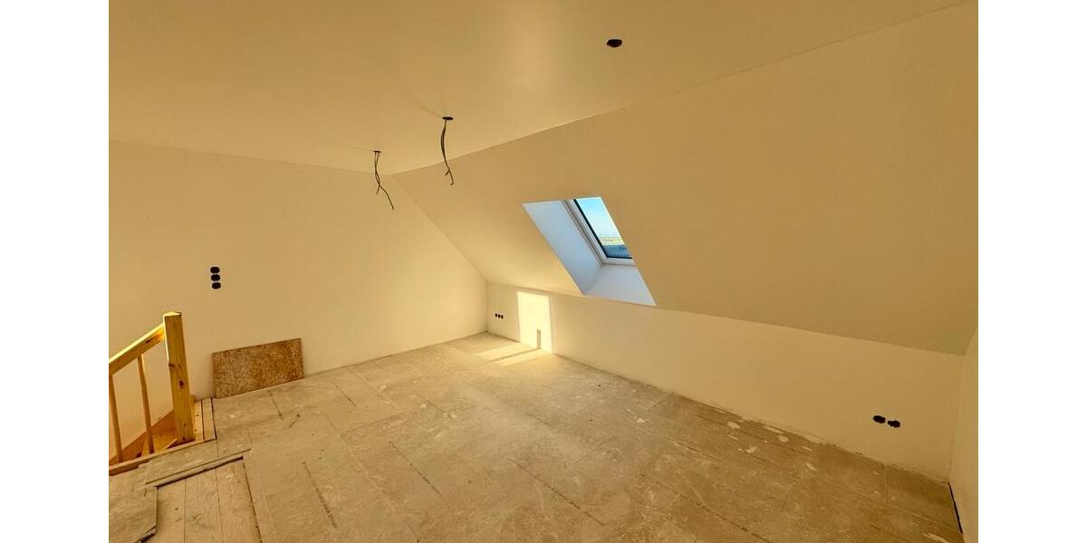 Dachgeschoßwohnung Tating - 4 Zimmer, 105 m&sup2;, 1.550&euro; | Angebot:26381911