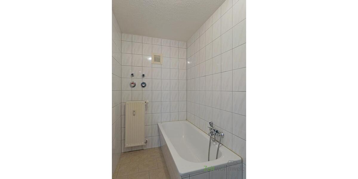 (12236_08) MGN: renovierte 2-Zimmer-Wohnung in der Innenstadt, preiswerte Einbauküche und Möbel möglich - Etagenwohnung Meiningen | Angebot:27306747