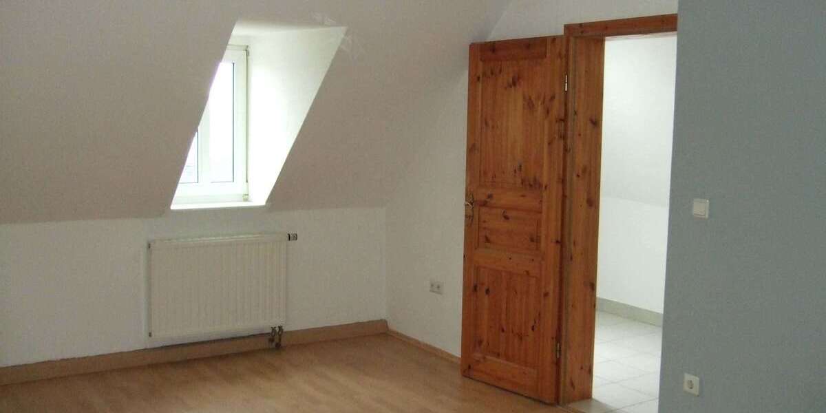 Etagenwohnung Sonneberg - 2.5 Zimmer, 64 m&sup2;, 430&euro; | Angebot:26866790