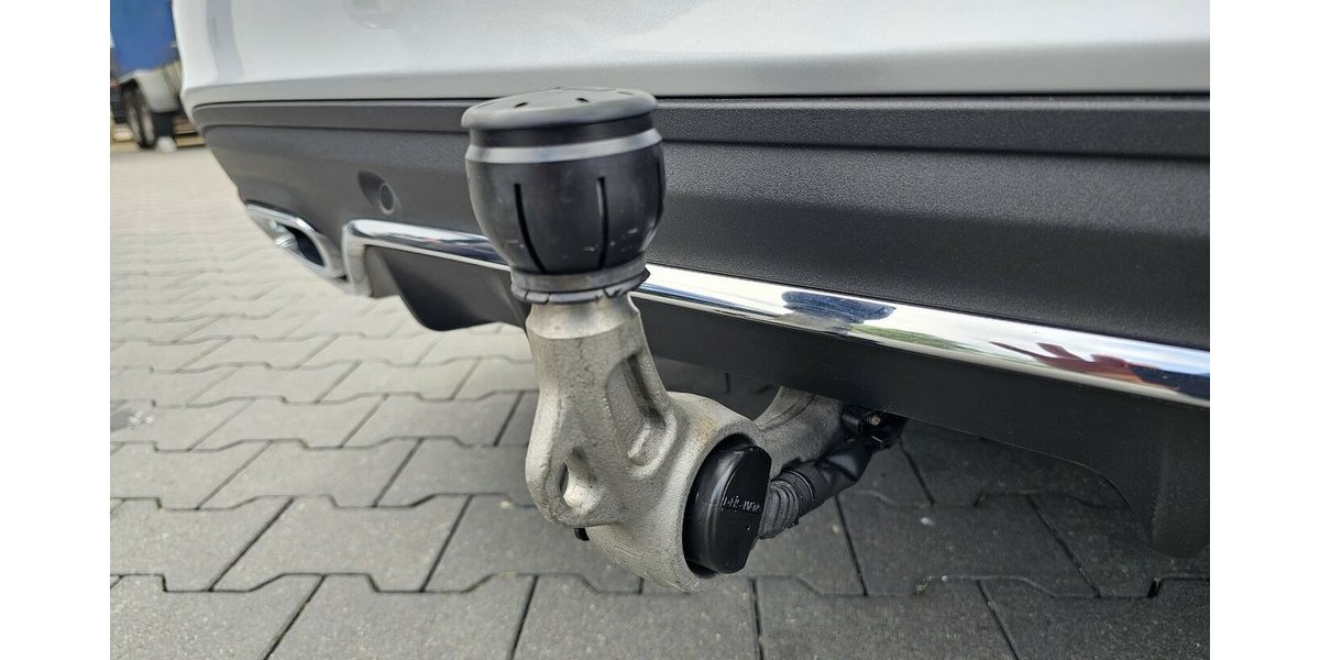 Mercedes-Benz C 200 d T AMG Line LED LEDER NAVI AHK AUS 2.HAND 27.850 km 29.990 &euro; Löhne 32584