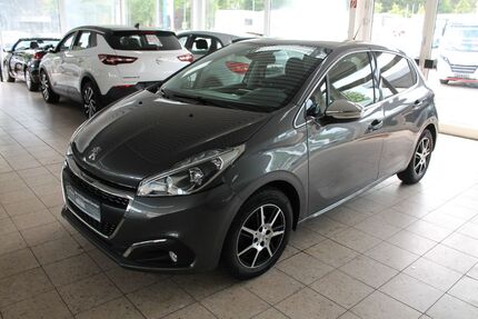Peugeot 208 51.101 km 11.490 &euro; Bad Oldesloe 23843