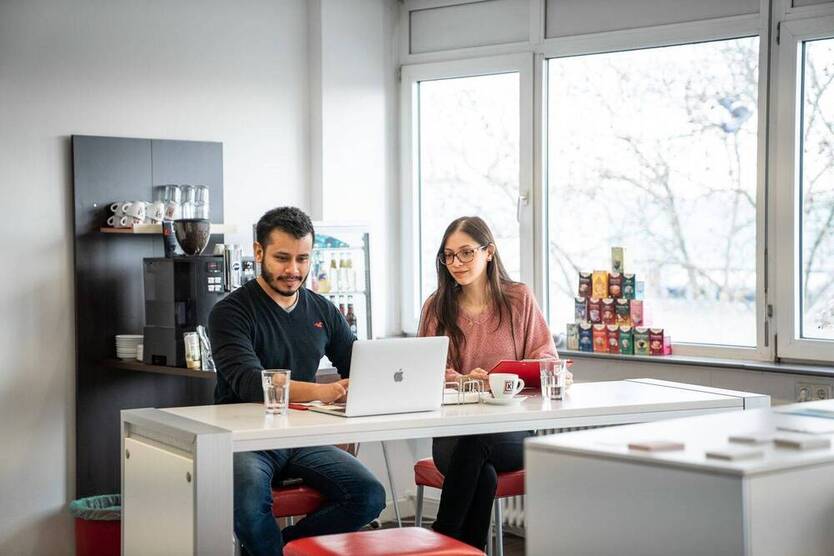 Ostend - Schöne Büros mit Dachterrasse und perfekter Anbindung - All-in-Miete