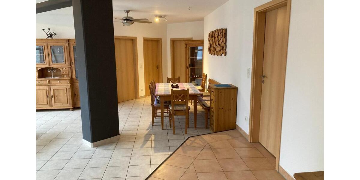 Etagenwohnung Weiden in der Oberpfalz - 4 Zimmer, 112 m&sup2;, 245.000&euro; | Angebot:25058166