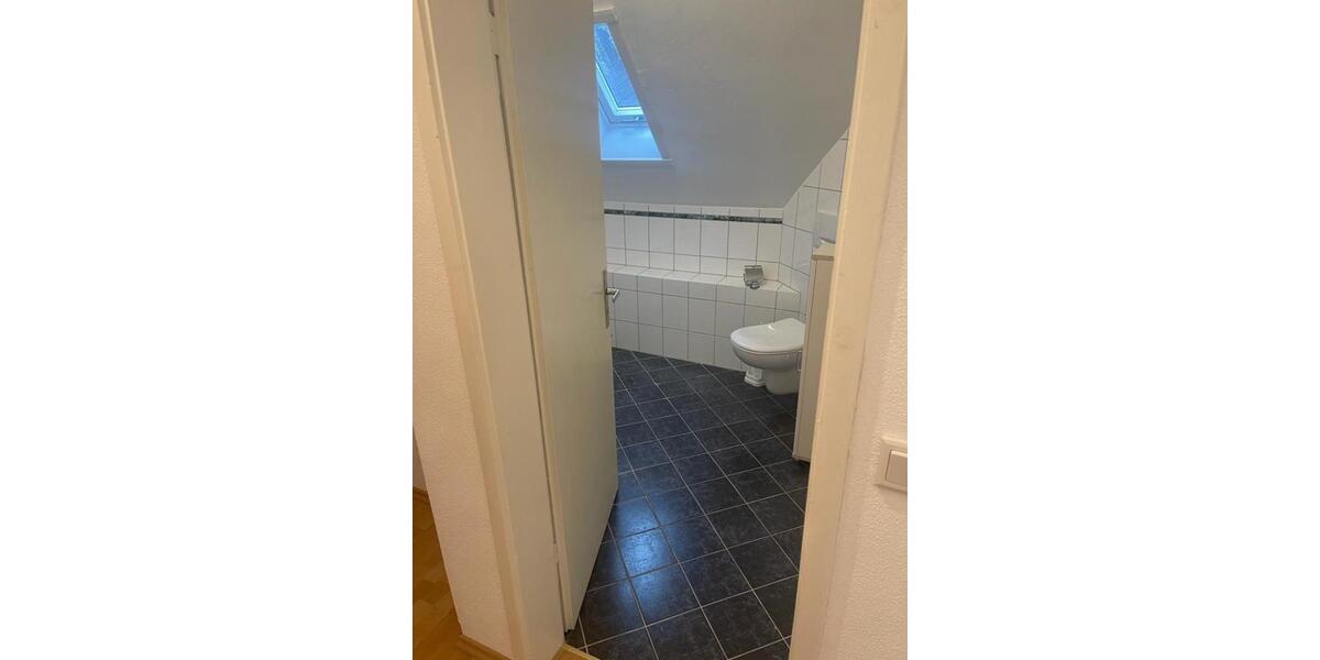 Dachgeschoßwohnung Weiden in der Oberpfalz - 1 Zimmer, 45 m&sup2;, 490&euro; | Angebot:25181712