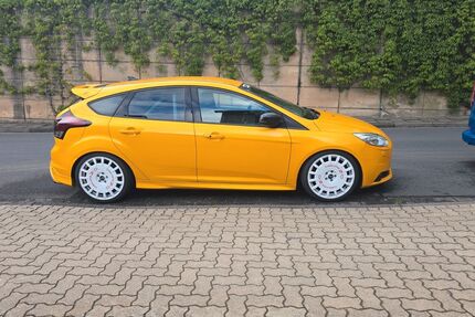 Ford Focus 116.500 km 9.500 &euro; Siegen 57074