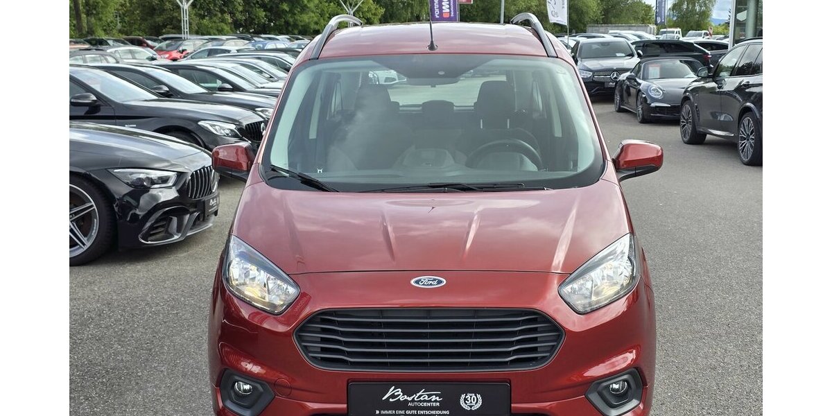 Ford Tourneo Courier 1.5 TDCI/NAVI/KAMERA/1.HAND 90.365 km 10.900 &euro; Villingen-Schwenningen 78054