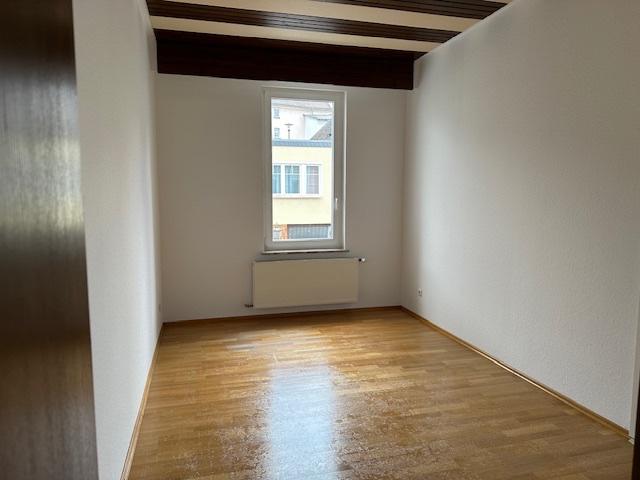 Etagenwohnung Bad Camberg - 4 Zimmer, 98 m&sup2;, 950&euro; | Angebot:26197327