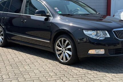 Skoda Superb 199.000 km 5.490 &euro; Neumünster 24539