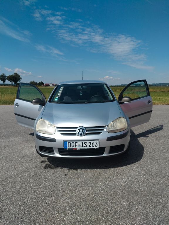 VW Golf 220.000 km 2.700 € Landau an der Isar 94405