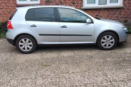 VW Golf 207.000 km 2.700 &euro; Osterrönfeld 24783