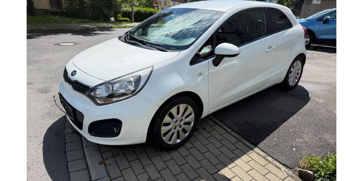 Kia Rio 148.000 km 4.299 &euro; Lüdenscheid 58515
