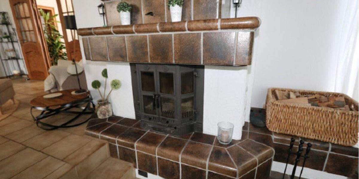 schönes, ruhiges und zentral gelegenes Einfamilienhaus mit zwei Garagen zu verkaufen 1 zimmer