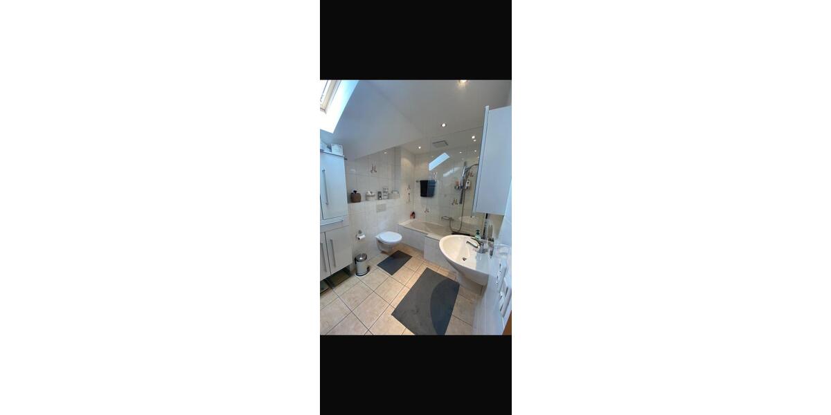 Dachgeschoßwohnung Grafschaft - 3 Zimmer, 74 m&sup2;, 1.200&euro; | Angebot:26055741