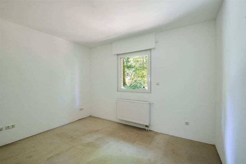 Provisionsfrei! Modernisiertes Raumwunder mit vielfältigen Nutzungs- und Gestaltungsmöglichkeiten 8 zimmer