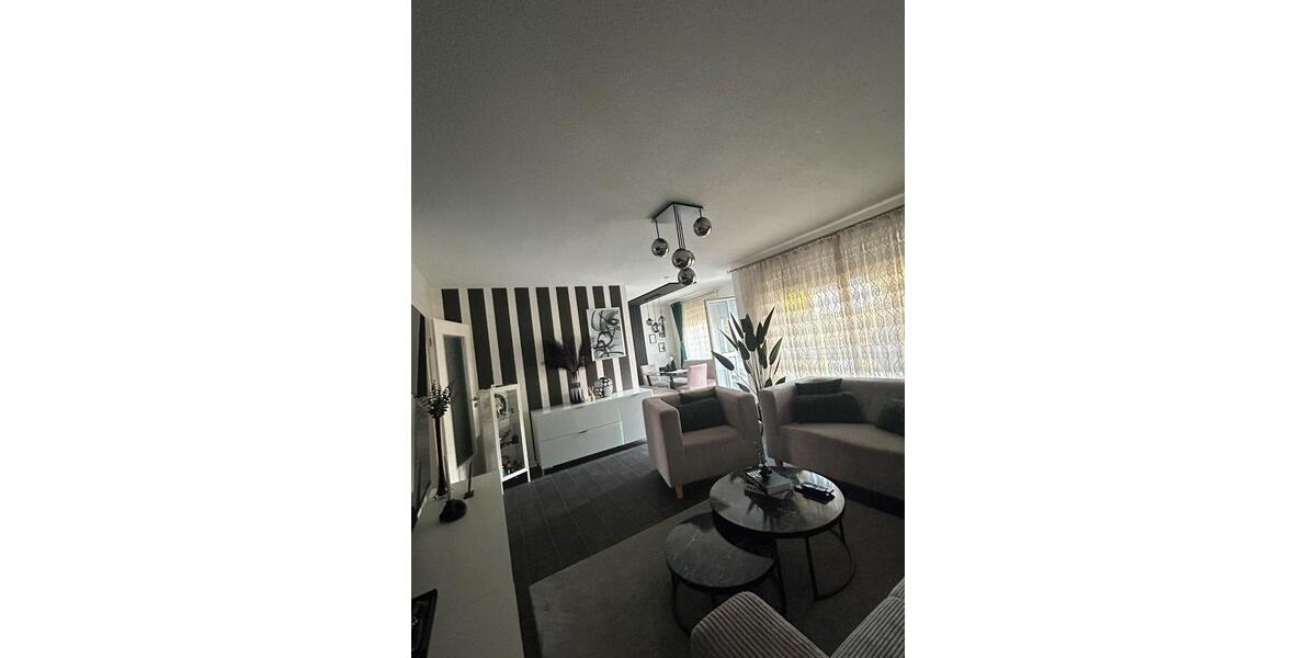 Erdgeschoßwohnung Neutraubling - 3 Zimmer, 75 m&sup2;, 385.000&euro; | Angebot:26959562