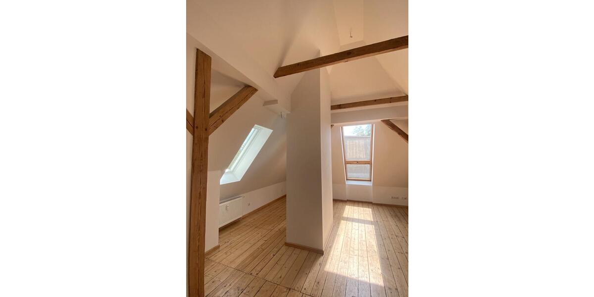 Dachgeschoßwohnung Rostock Hansaviertel - 2.5 Zimmer, 92 m&sup2;, 1.280&euro; | Angebot:26239871