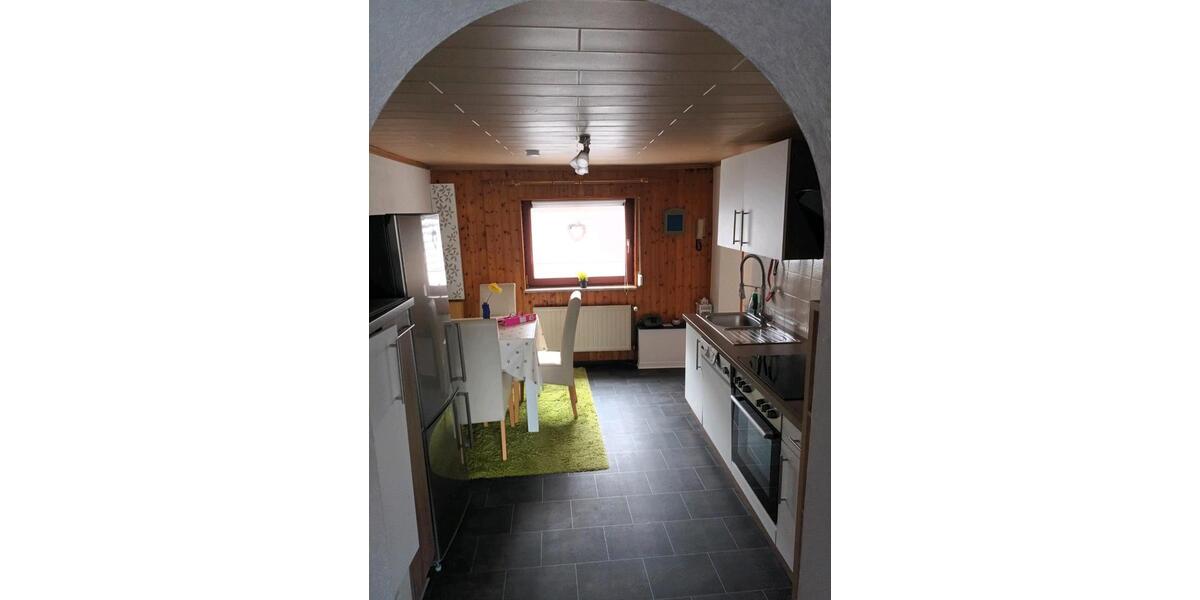 Schöne 2, 5 ZKB Wohnung möbeliert 2 zimmer