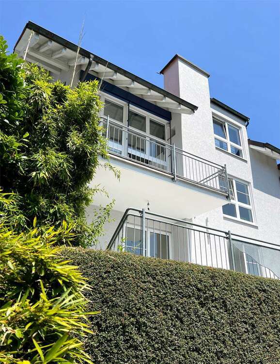Haus zum Mieten in Mühlhausen 1.880 € 180 m²