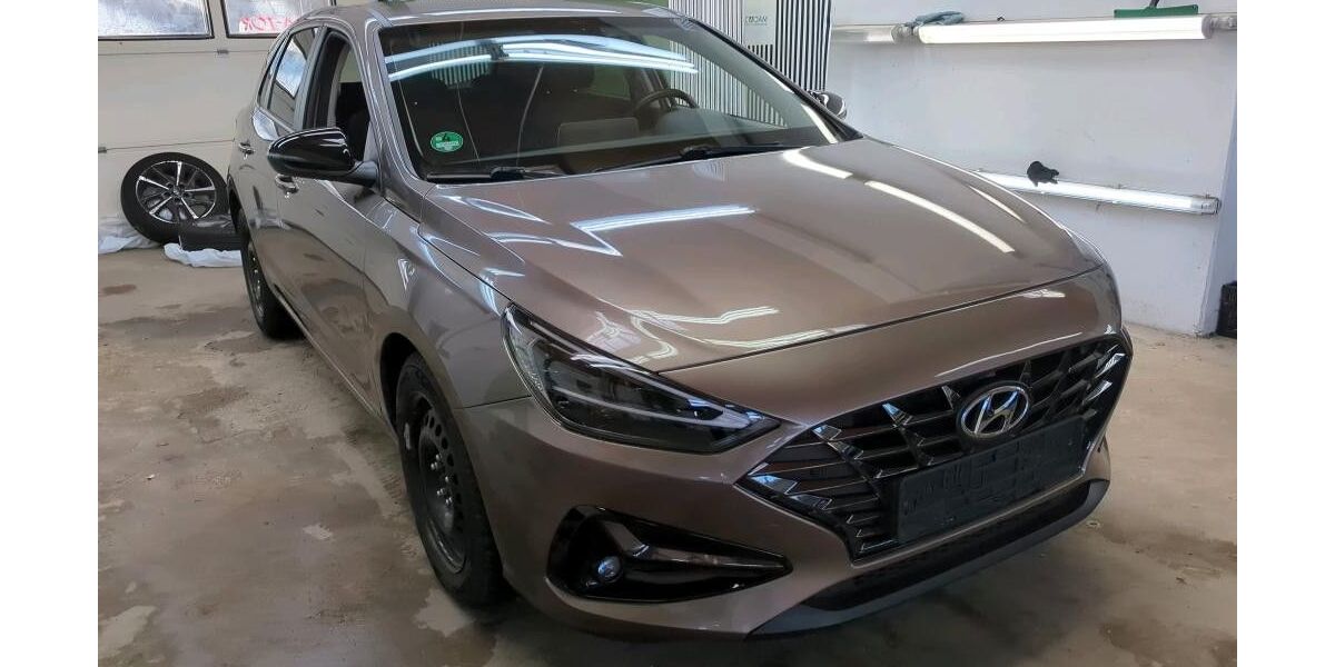 Hyundai i30 161.000 km 9.999 &euro; Ditzingen 71254