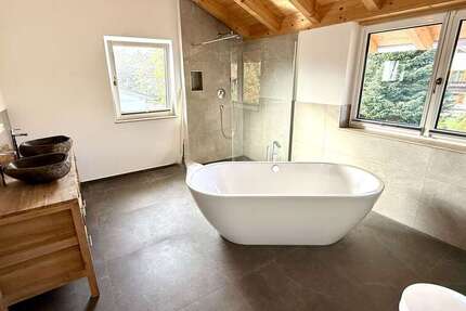 Haus zum Mieten in Raubling 2.430 € 151 m² 5 zimmer