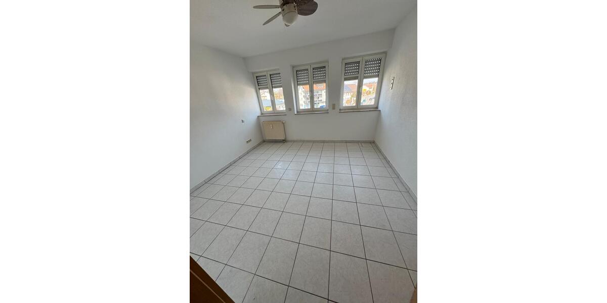 Etagenwohnung Rielasingen-Worblingen Worblingen - 3.5 Zimmer, 90 m&sup2;, 310.000&euro; | Angebot:26048611