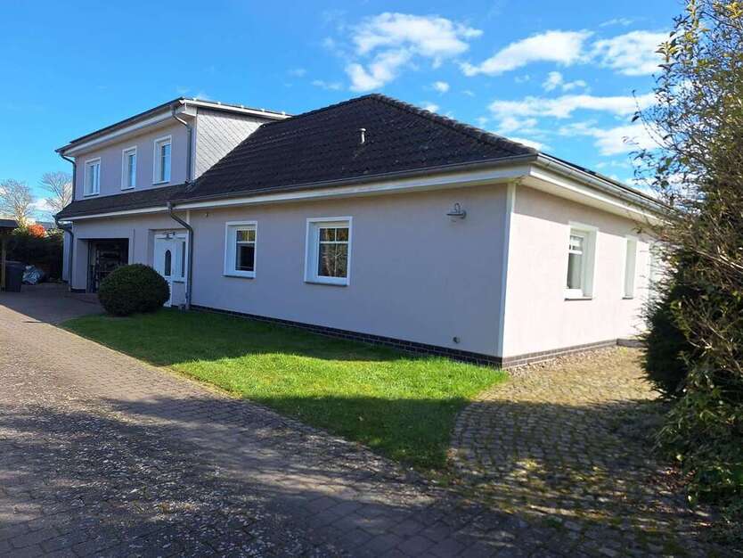 Haus zum Kaufen in Dersekow 495.000 € 224.83 m²
