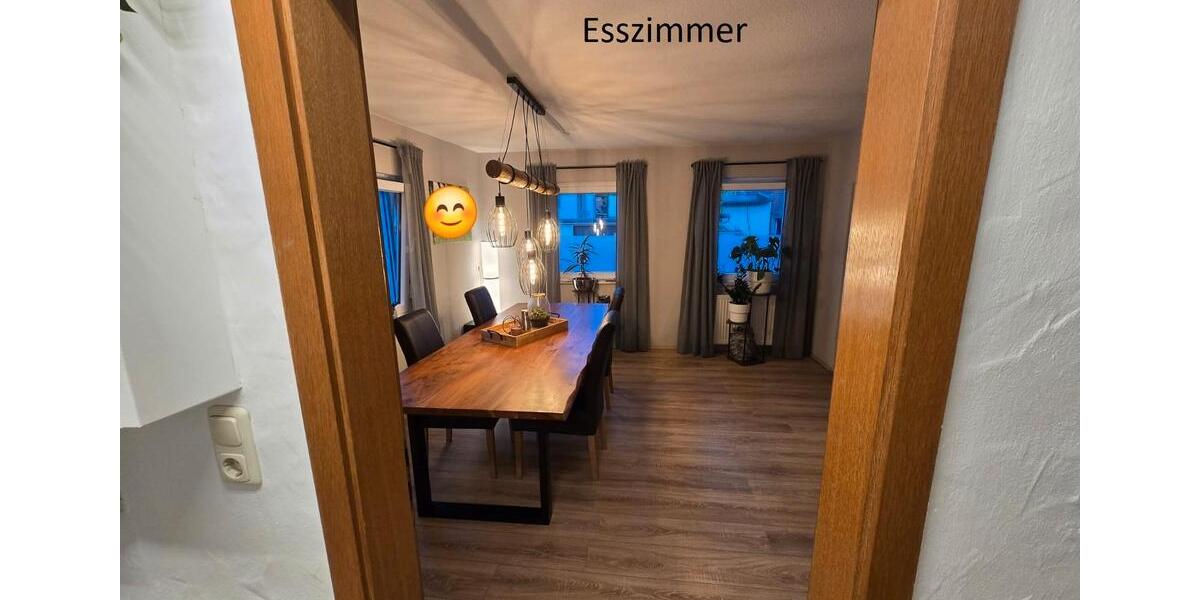 Etagenwohnung Hohenroth - 6 Zimmer, 120 m&sup2;, 700&euro; | Angebot:26402651