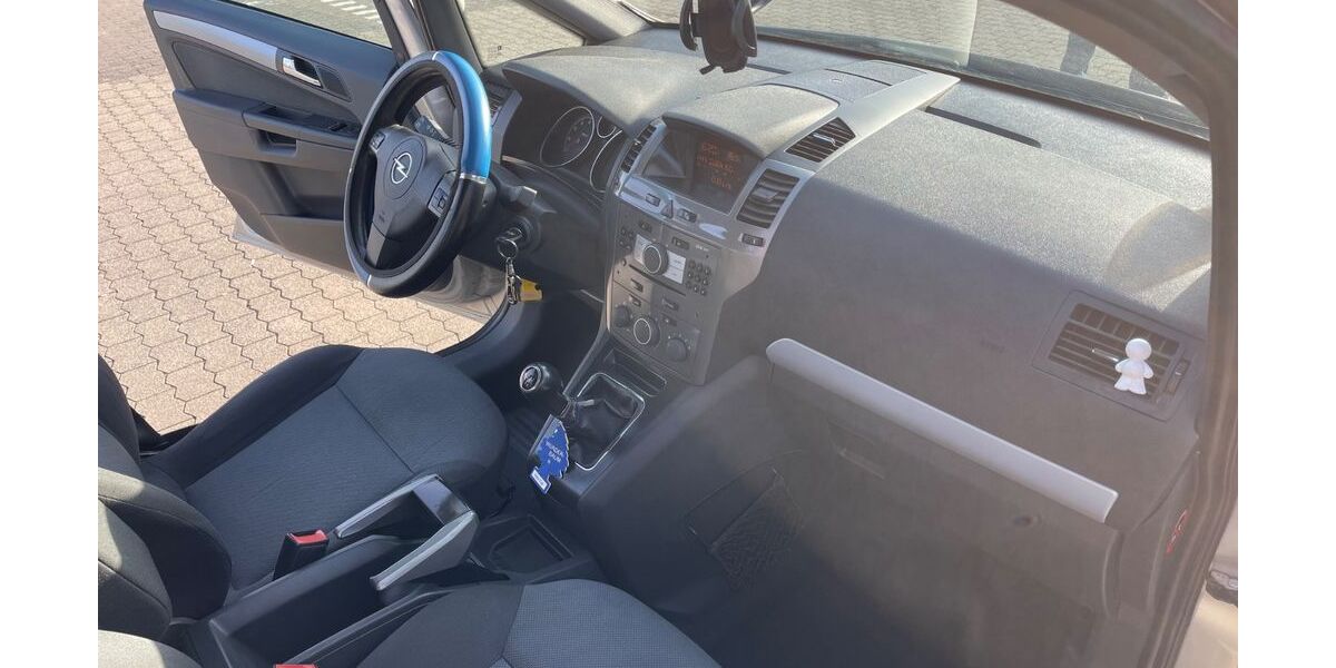 Opel Zafira 200.000 km 2.250 &euro; Bonn 53173