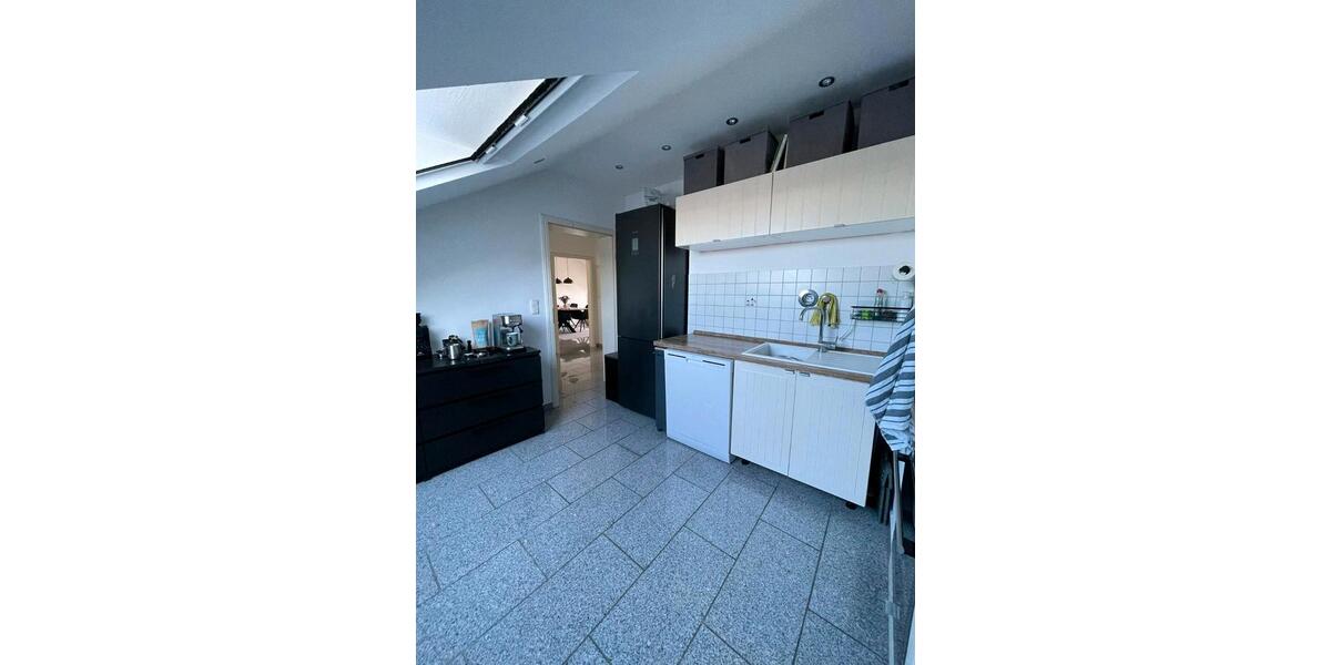 Dachgeschoßwohnung Neuss - 3 Zimmer, 65 m&sup2;, 630&euro; | Angebot:24802453