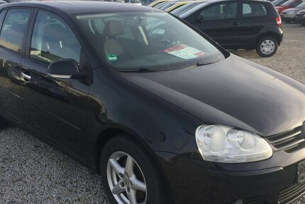 VW Golf Tour Edition,el.SD..Klima,Sitzheiz.,Tüv Neu! 200.000 km 2.999 &euro; Himmelkron 95502