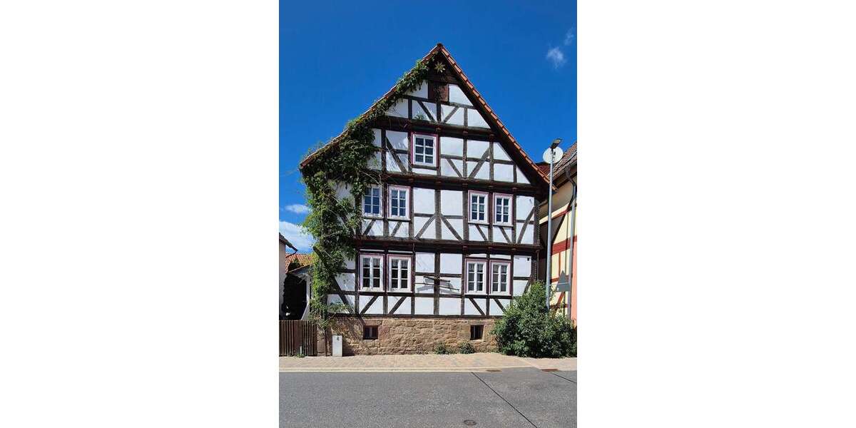 Haus zum Kaufen in Fritzlar-Züschen 149.000 € 177 m² 7 zimmer
