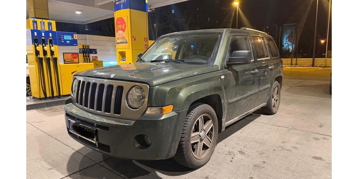 Jeep Patriot 196.000 km 2.749 &euro; Velten 16727