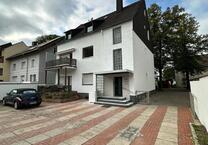 Renovierte 3-Zimmer-Wohnung mit Balkon, Gartennutzung, Keller1.OG