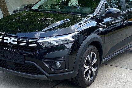 Dacia Sandero 7.618 km 15.490 € Berlin 12681