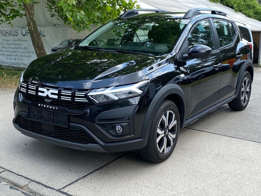 Dacia Sandero 7.618 km 15.490 € Berlin 12681