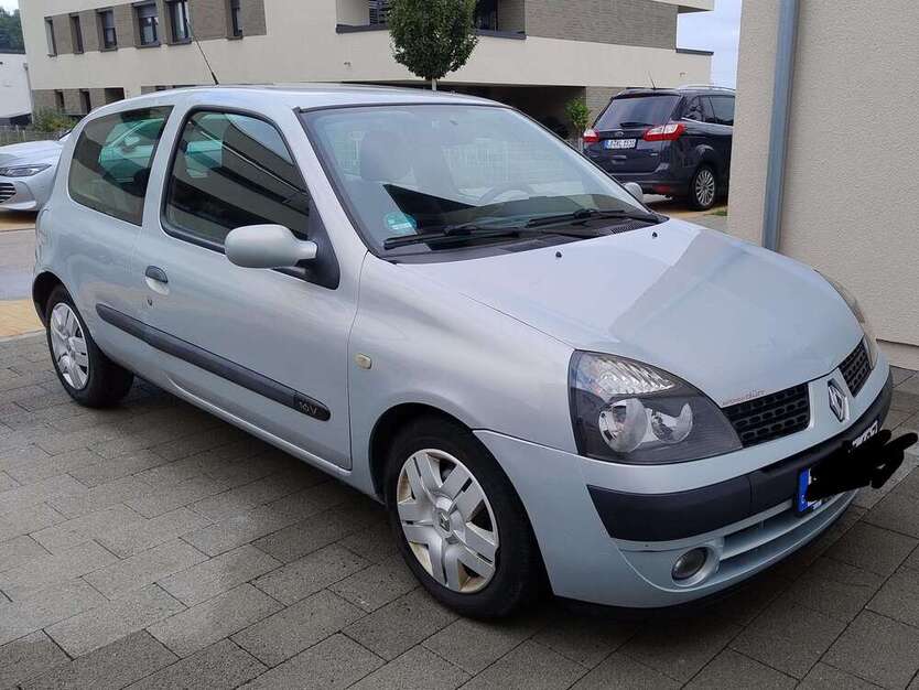 Renault Clio 230.000 km 900 € Freudental 74392