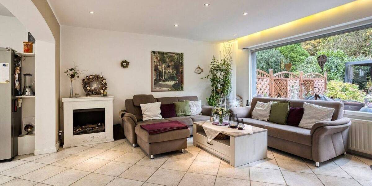 Reihenendhaus Mülheim an der Ruhr Mitte-Ost - 7 Zimmer, 184 m&sup2;, 559.000&euro; | Angebot:25799172