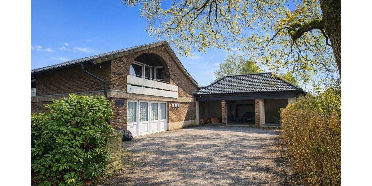 Sanierungsbedürftiges Architektenhaus mit Pool 8 zimmer