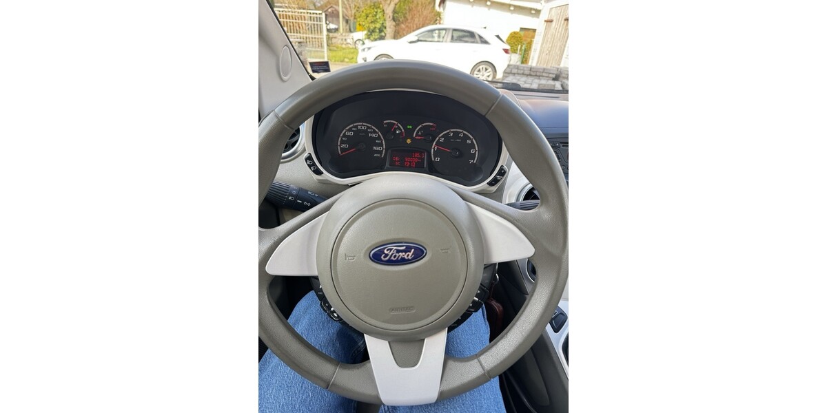Ford Ka 90.008 km 2.500 &euro; Bremerhaven 27576