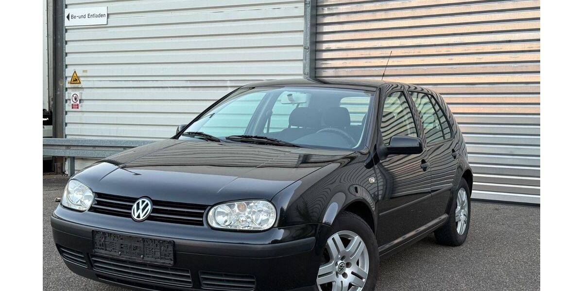 VW Golf 289.000 km 2.499 &euro; Offenburg 77656